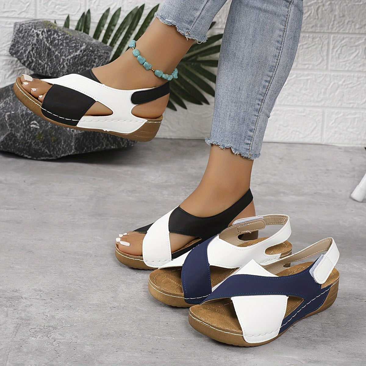 Lucrecia® | Orthopedic sandals made from vegan leather