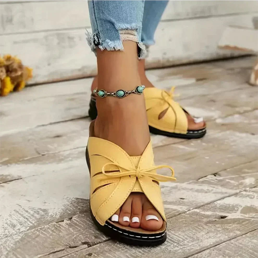 Camila® | Comfortable sandals with a bow